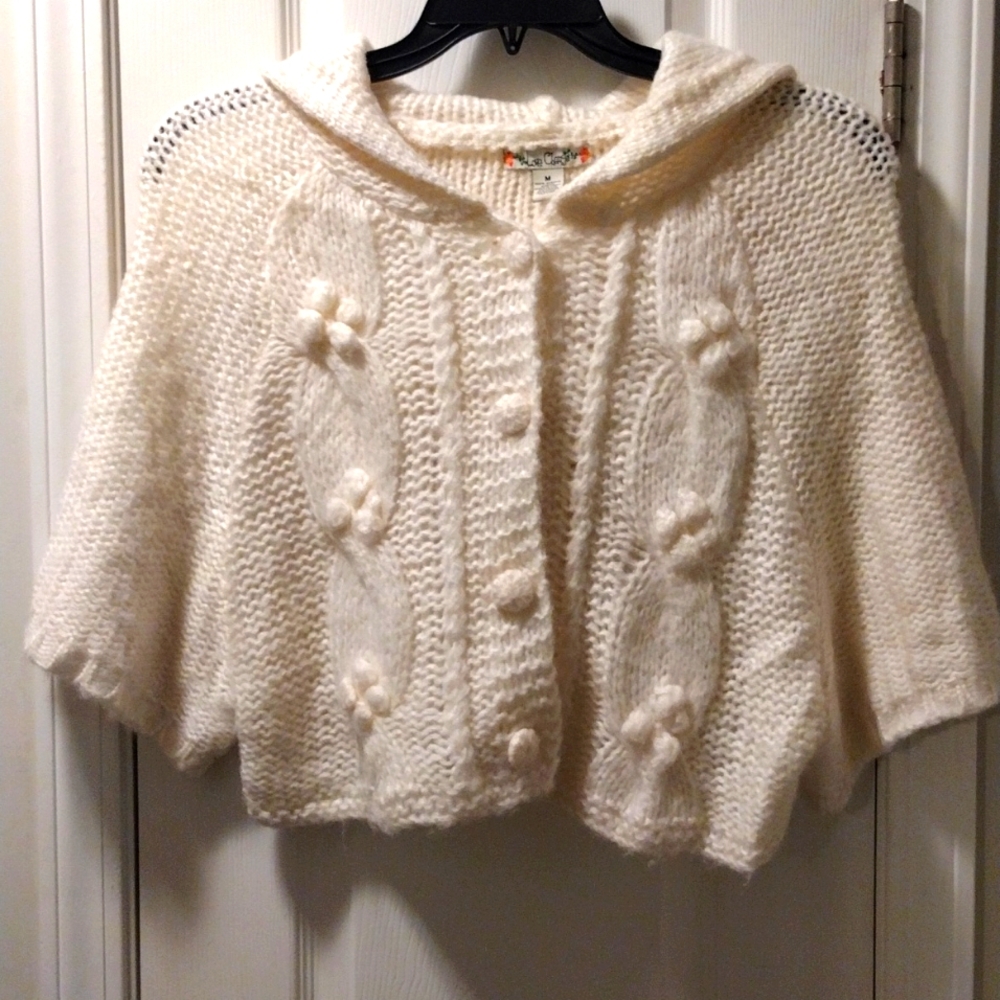 Love Change SZ Med Crop Sweater.